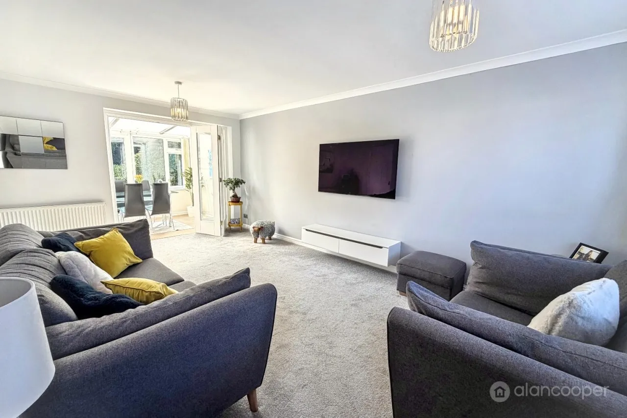 Burnham Rise, St Nicolas Park, CV11, photo 3