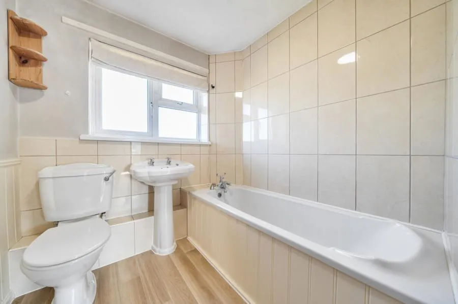 Giffard Way, Long Crendon, HP18, photo 8