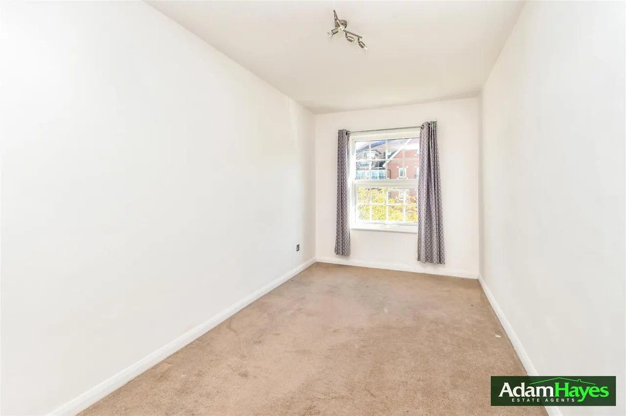 Holden Road, North Finchley, N12, photo 13