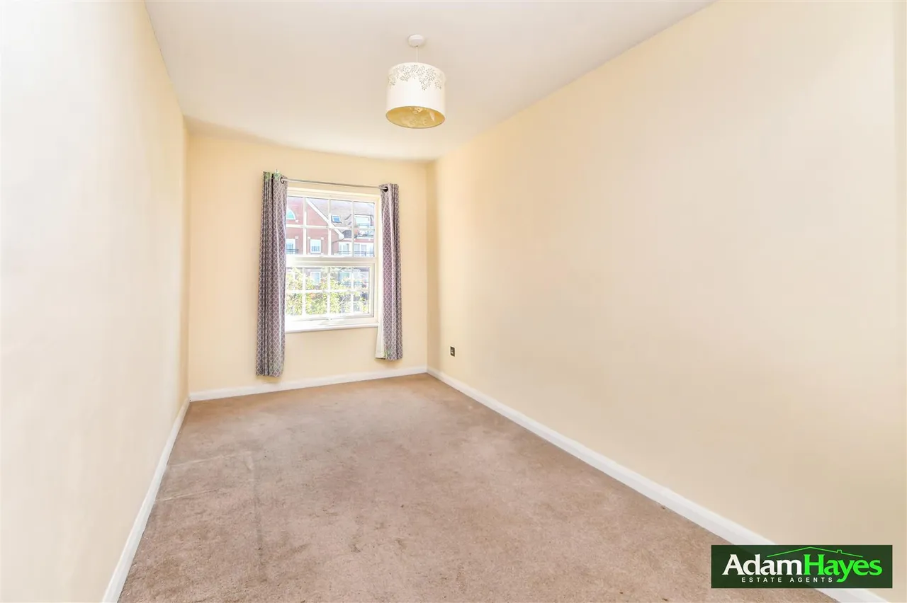Holden Road, North Finchley, N12, photo 14