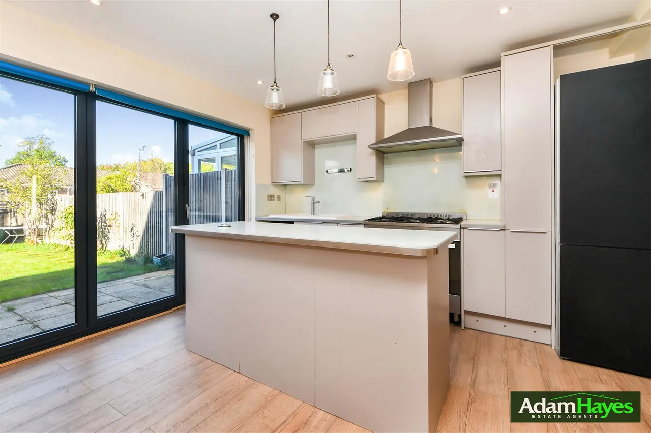 Holden Road, North Finchley, N12, photo 9