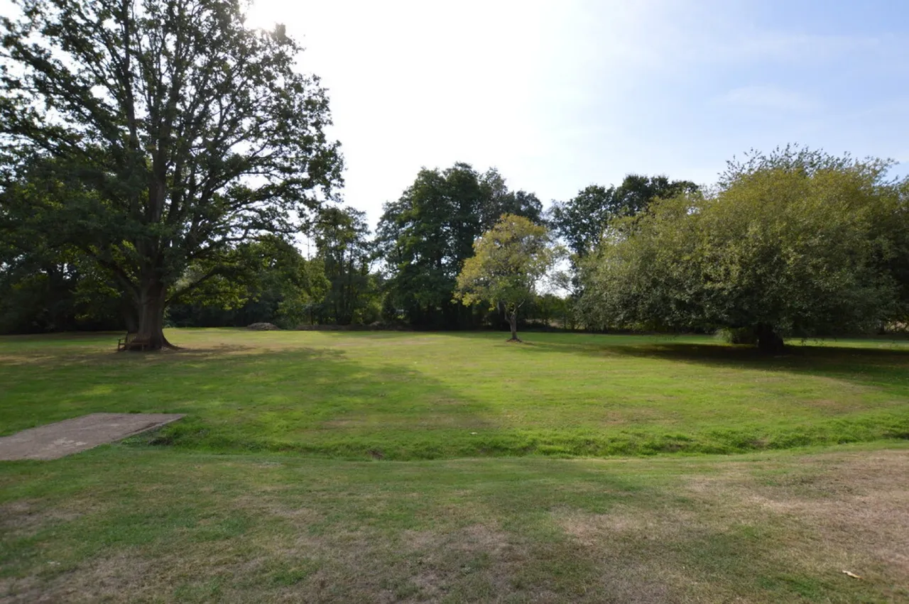 Rose Park, Addlestone, KT15, photo 6