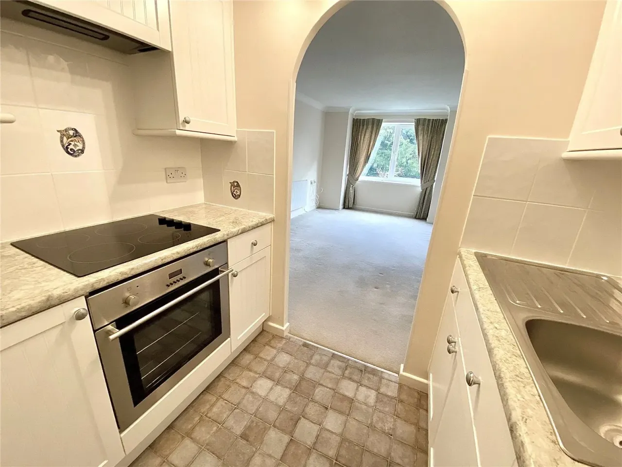 St. Johns Road, Eastbourne, BN20, photo 4