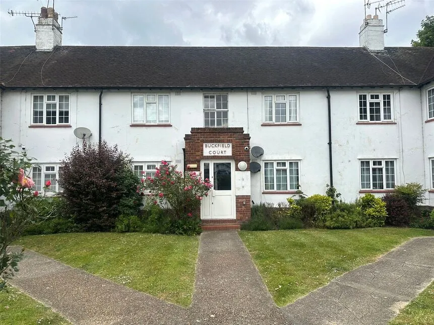 2 bed flat to rent — Bathurst Walk, Iver, Buckinghamshire, SL0