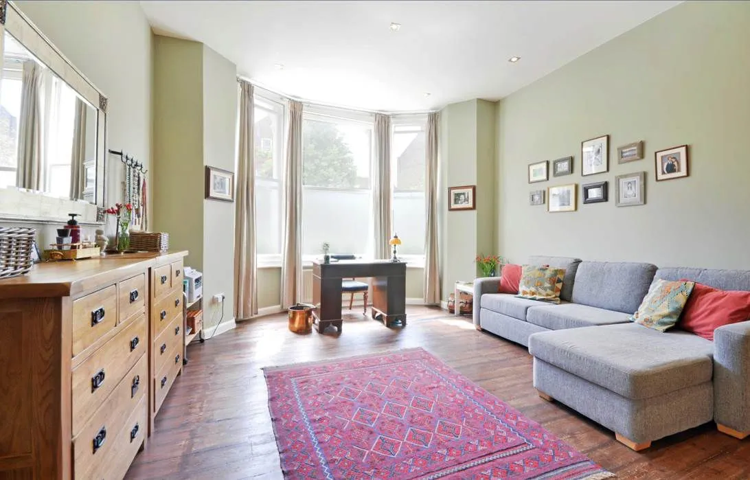 2 bed flat for sale — Flat 1, 16 Plympton Road, London
