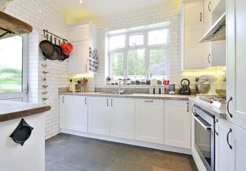 Flat 1, 16 Plympton Road, London, photo 2