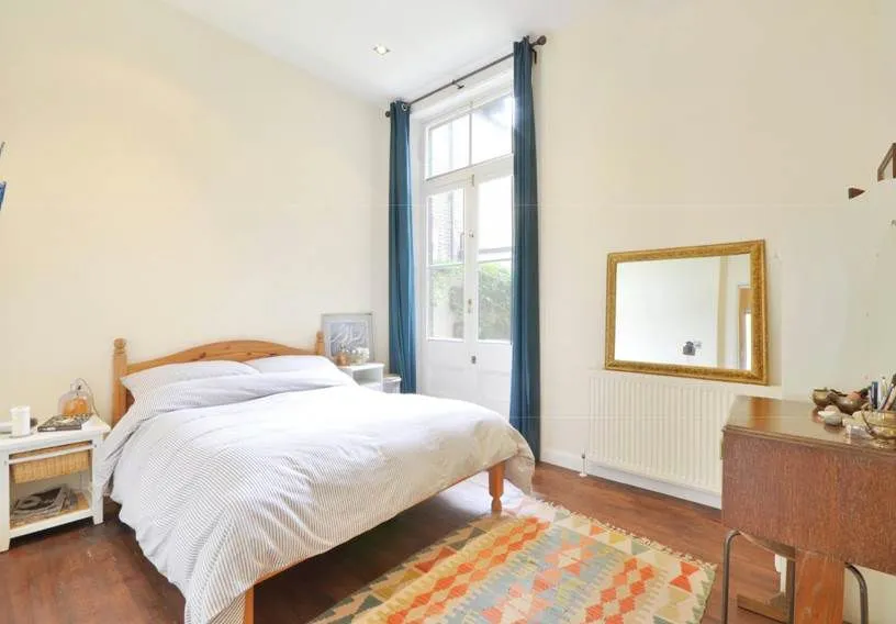 Flat 1, 16 Plympton Road, London, photo 3