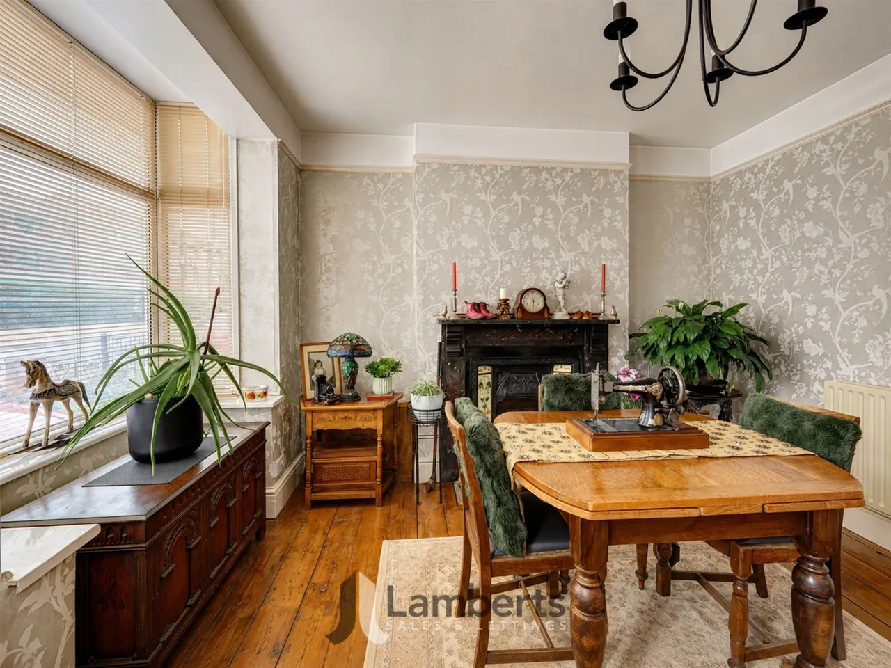 28 Birmingham Road, Studley, photo 3