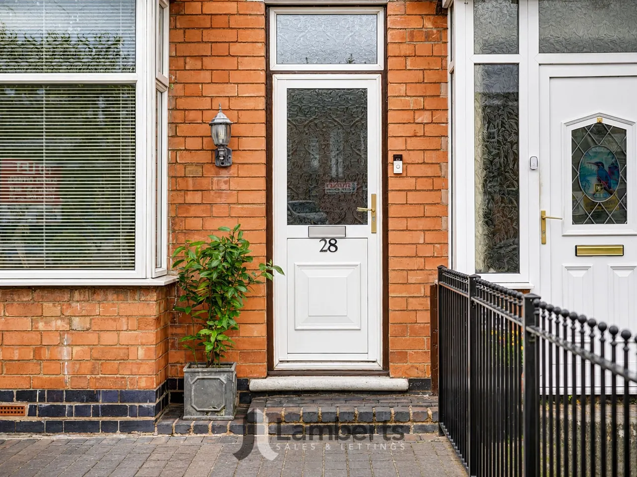 28 Birmingham Road, Studley, photo 31