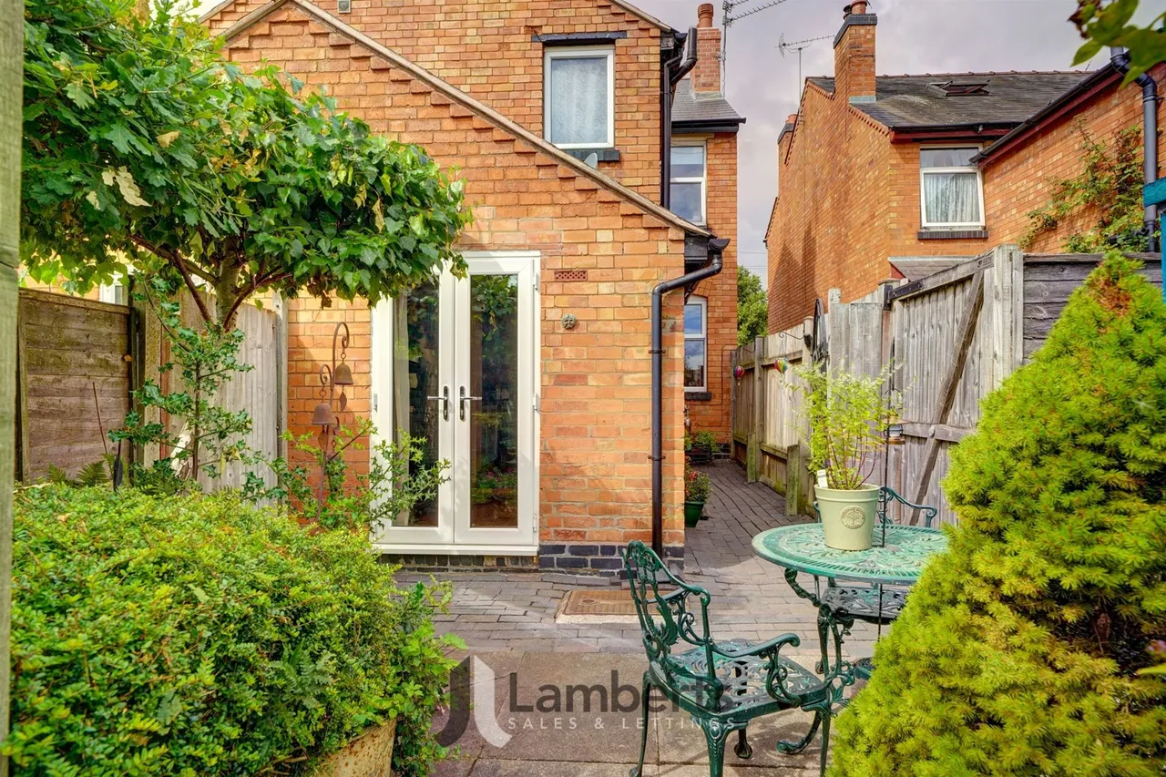 28 Birmingham Road, Studley, photo 20