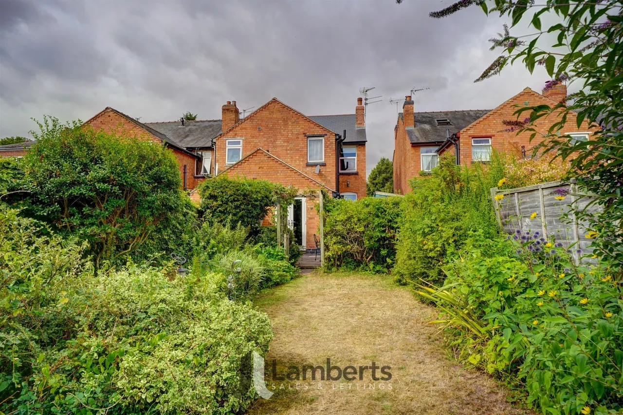 28 Birmingham Road, Studley, photo 27