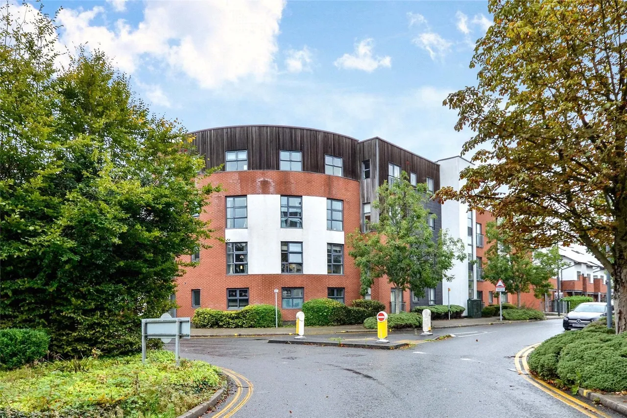 2 bed flat for sale, Montmano Drive, West Didsbury, M20