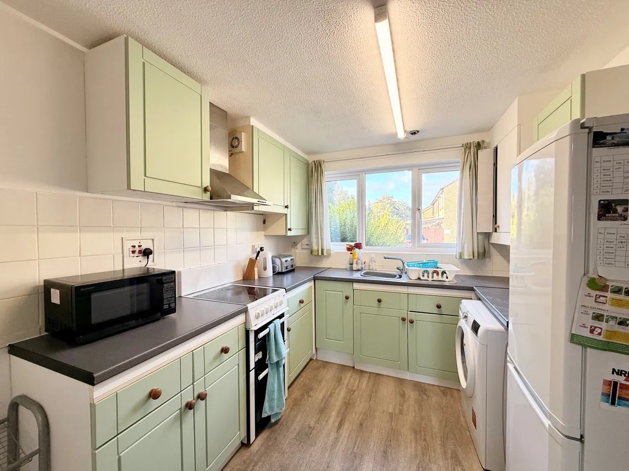 School Lane, Surrey Egham, TW20, photo 3