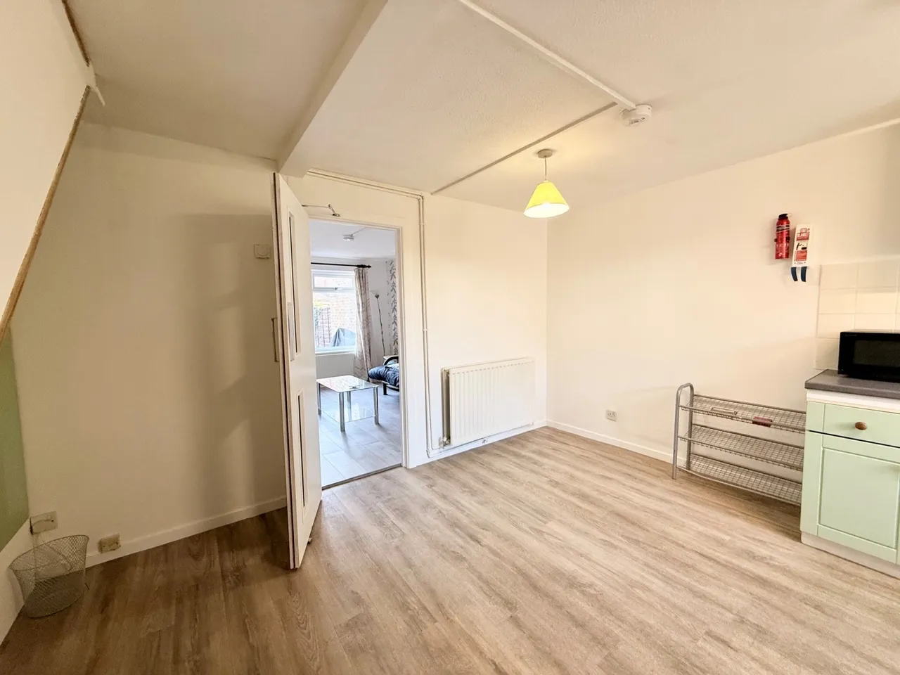 School Lane, Surrey Egham, TW20, photo 5