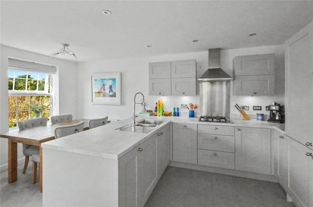 Ezart Avenue, Wetherby, LS22, photo 2