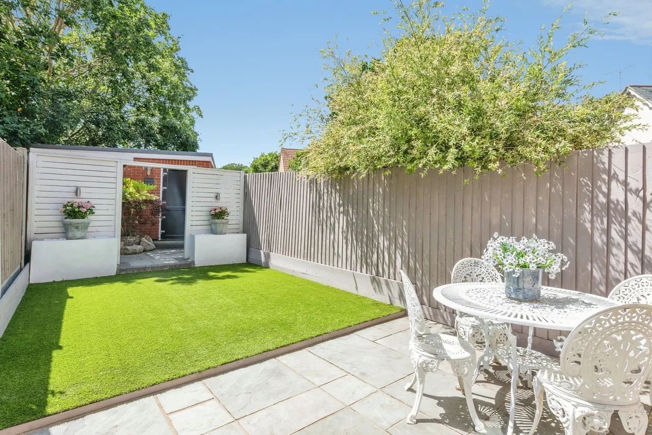 Bramble Tye, Laindon, Basildon, Essex, SS15, photo 12