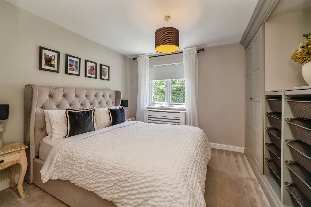 Bramble Tye, Laindon, Basildon, Essex, SS15, photo 9