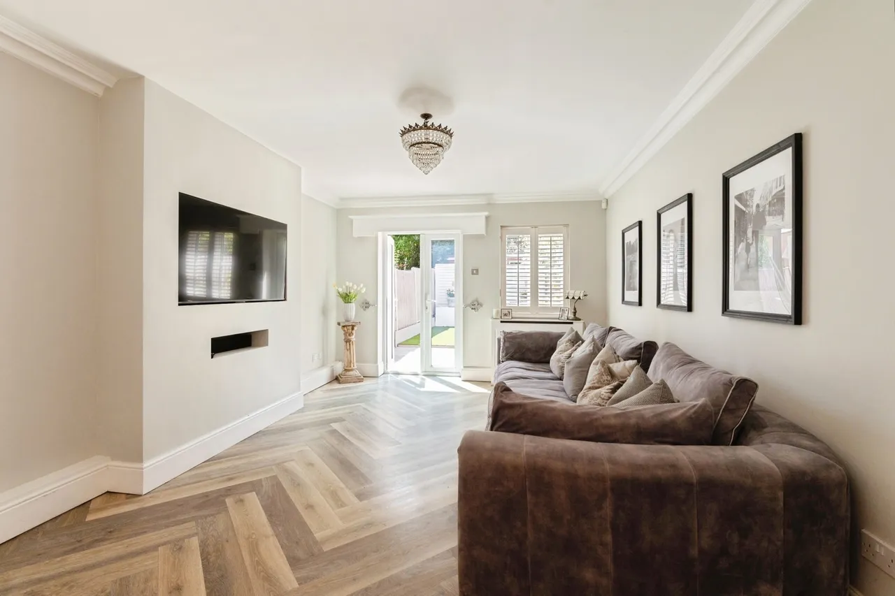 Bramble Tye, Laindon, Basildon, Essex, SS15, photo 4