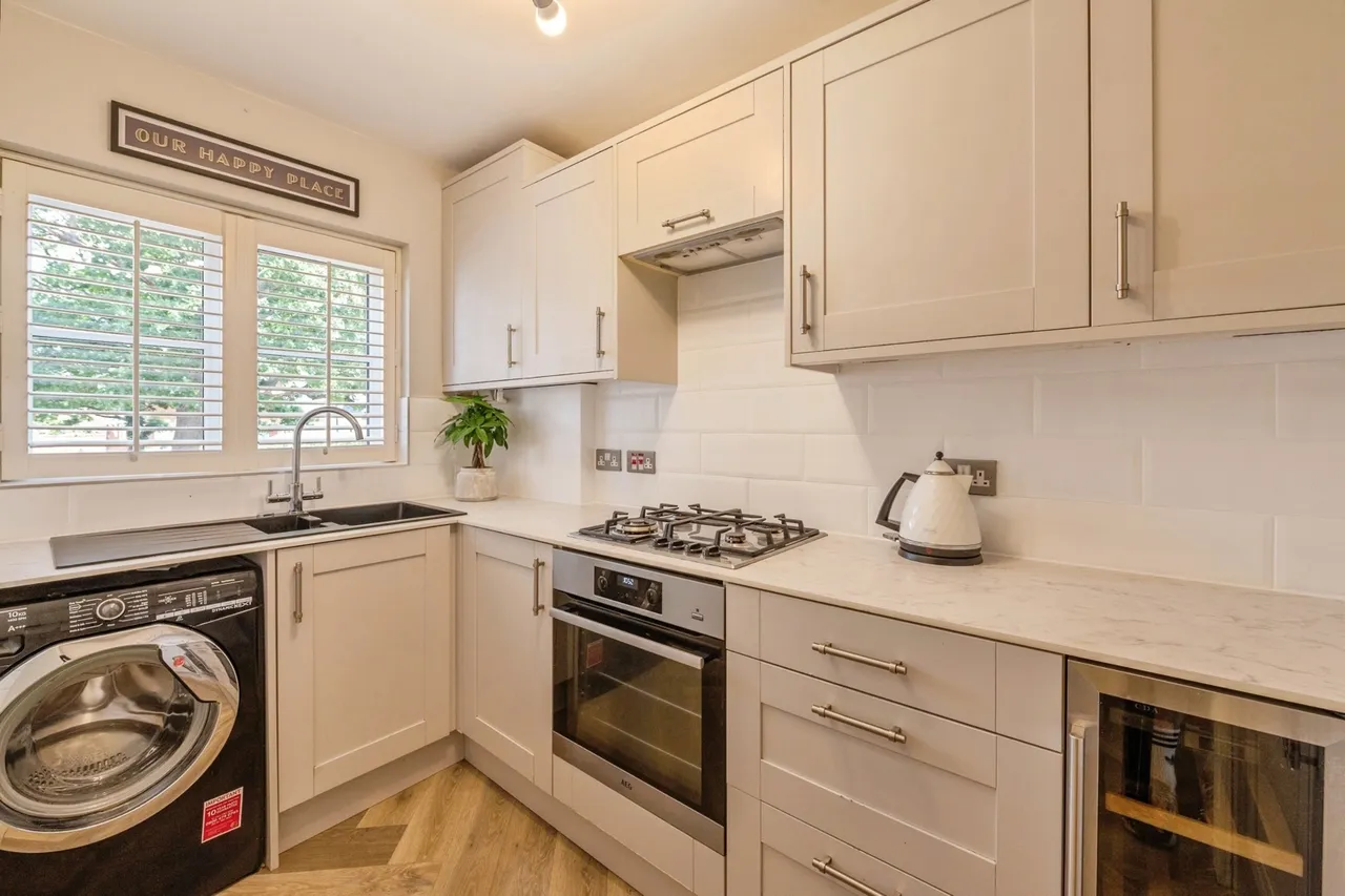 Bramble Tye, Laindon, Basildon, Essex, SS15, photo 2