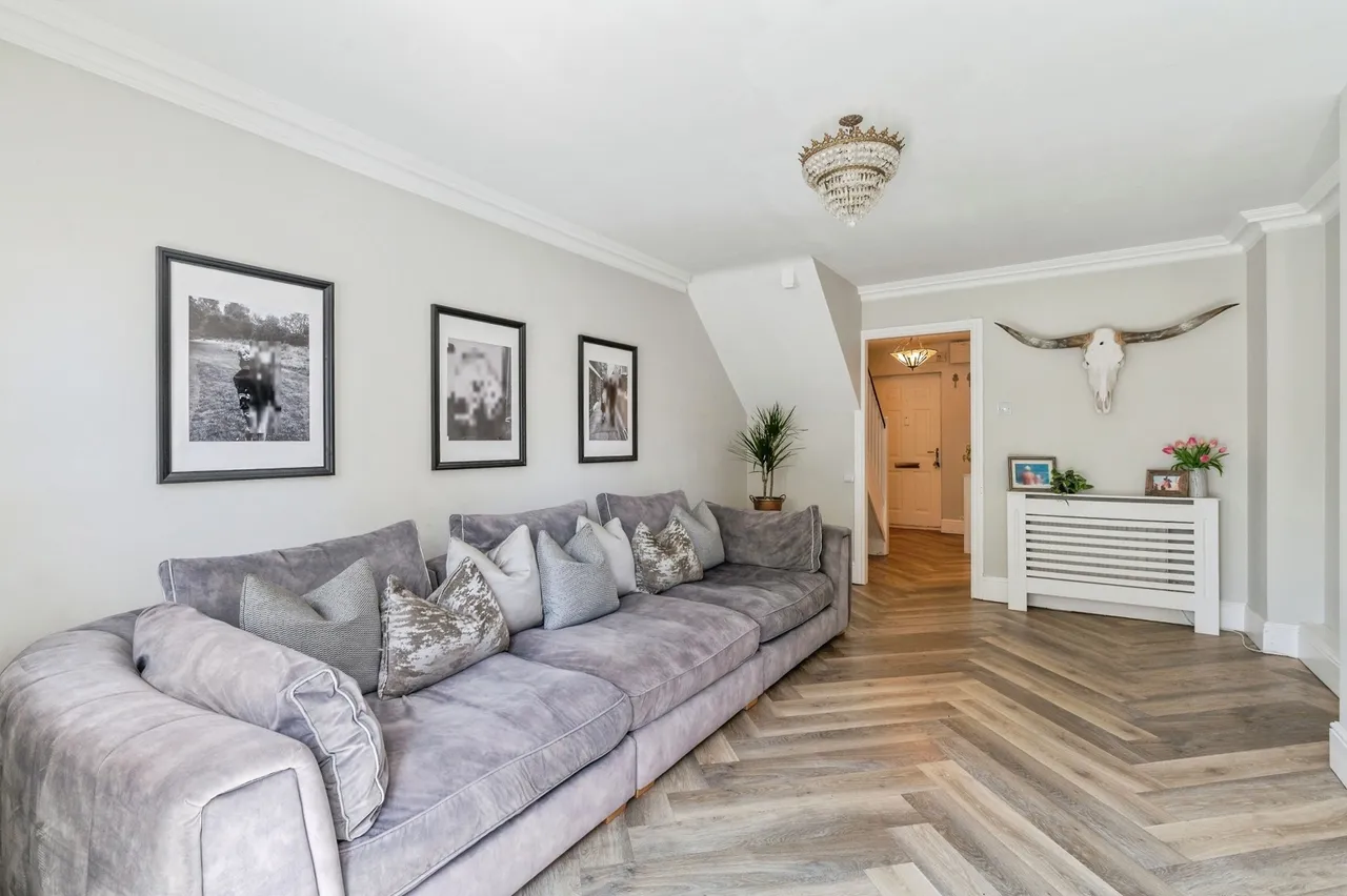 Bramble Tye, Laindon, Basildon, Essex, SS15, photo 3