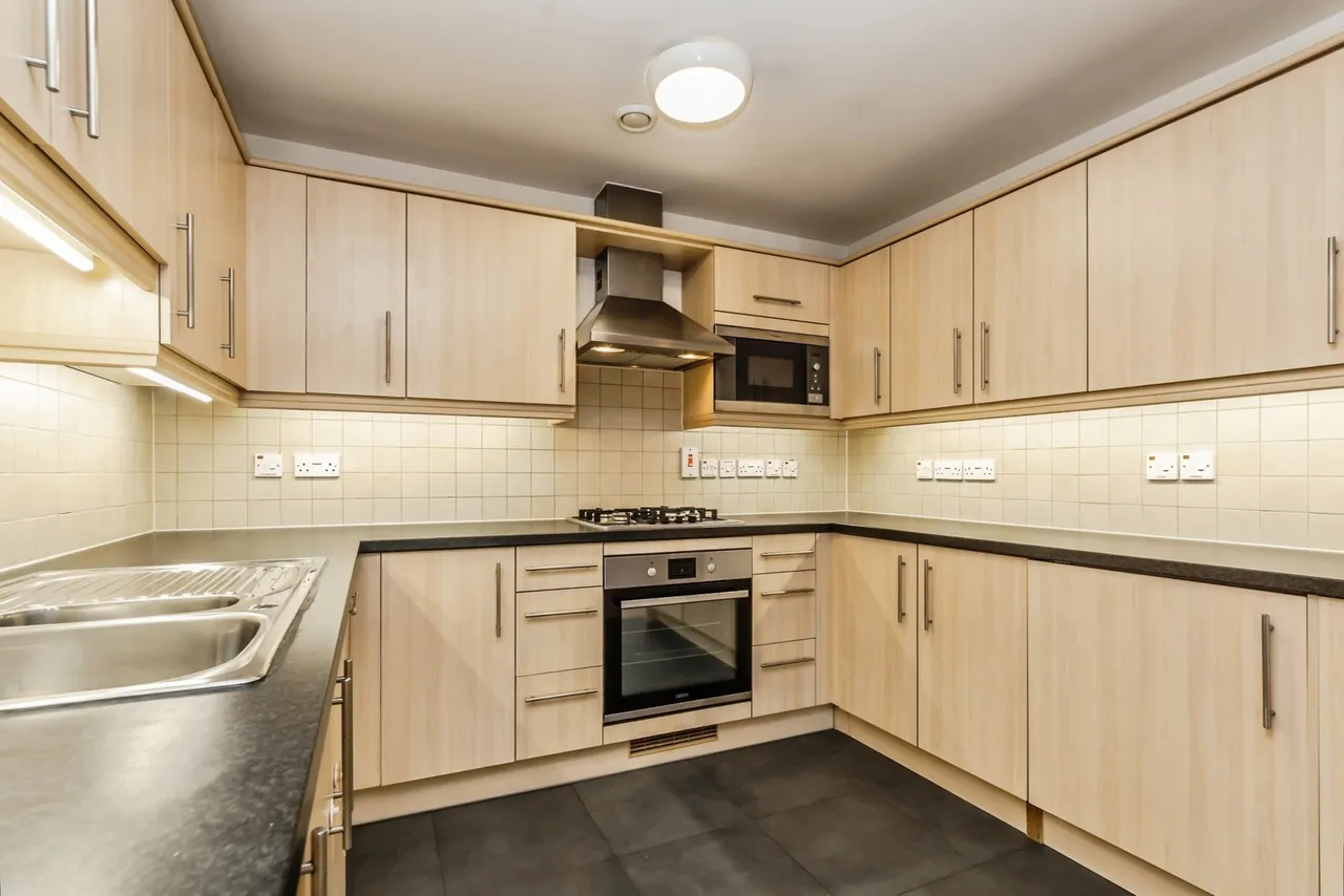 Addiscombe Road, Croydon, photo 8