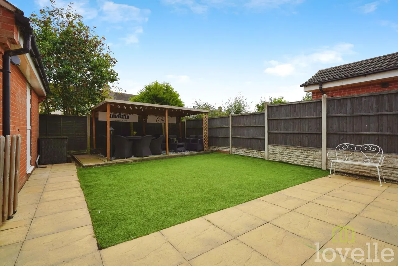 Salisbury Close, Morton, DN21, photo 18
