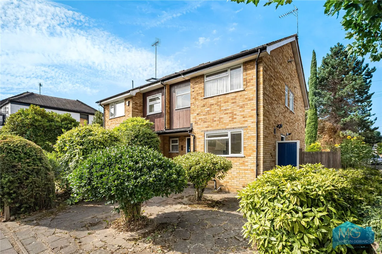 3 bed house for sale, The Walks, London, N2