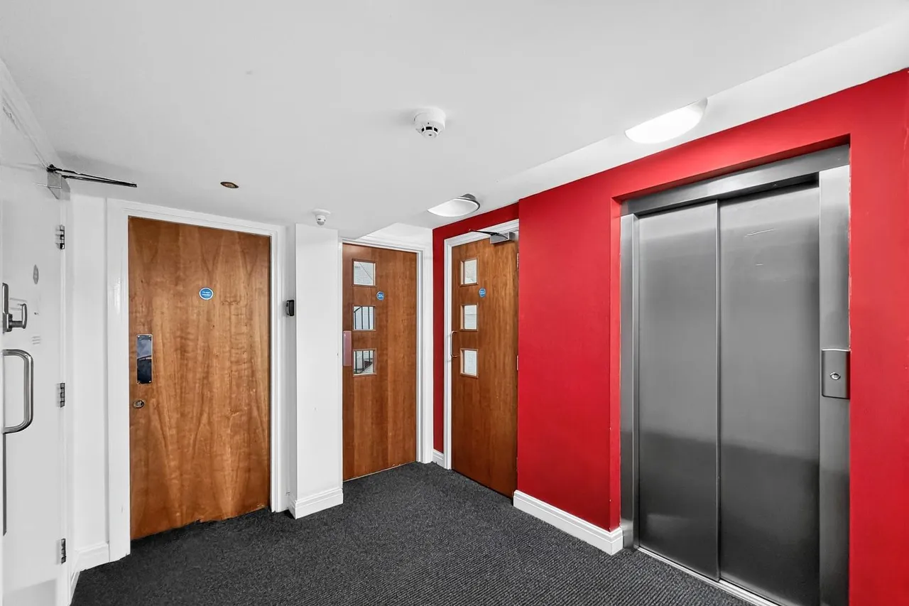 11 Kingsway, Altrincham, Cheshire WA14 1PS, photo 13