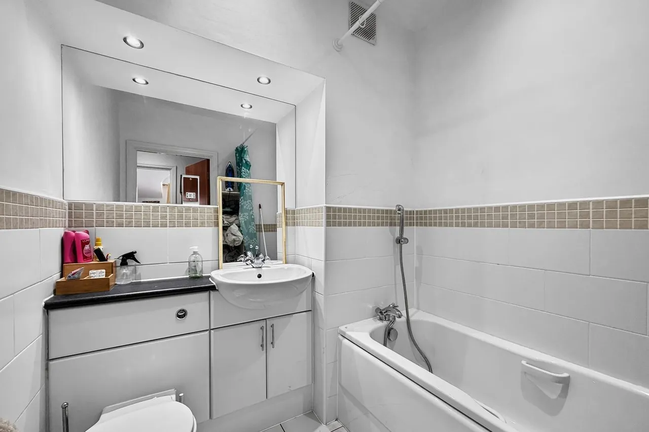 11 Kingsway, Altrincham, Cheshire WA14 1PS, photo 10