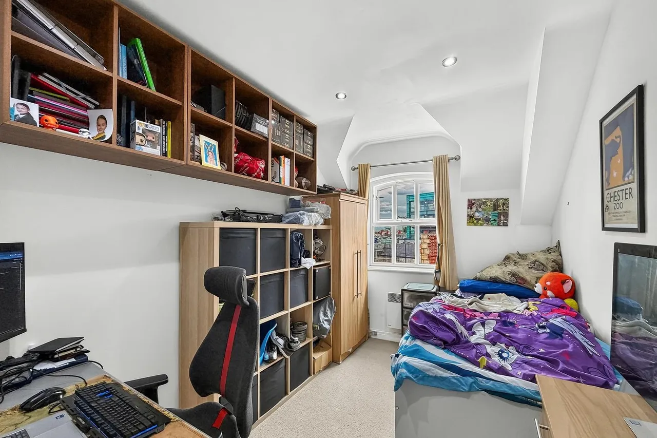 11 Kingsway, Altrincham, Cheshire WA14 1PS, photo 9