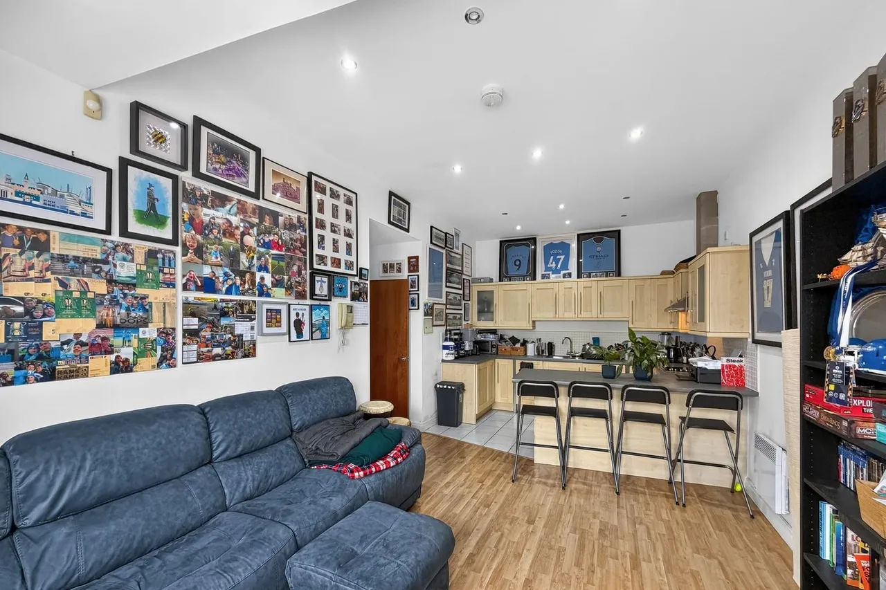 11 Kingsway, Altrincham, Cheshire WA14 1PS, photo 5