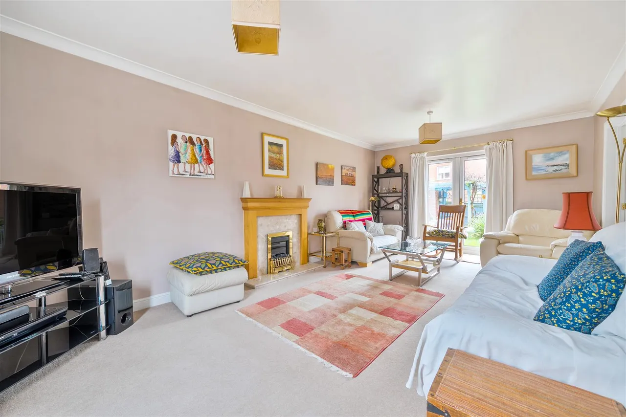 Teasel Close, Devizes, SN10, photo 12