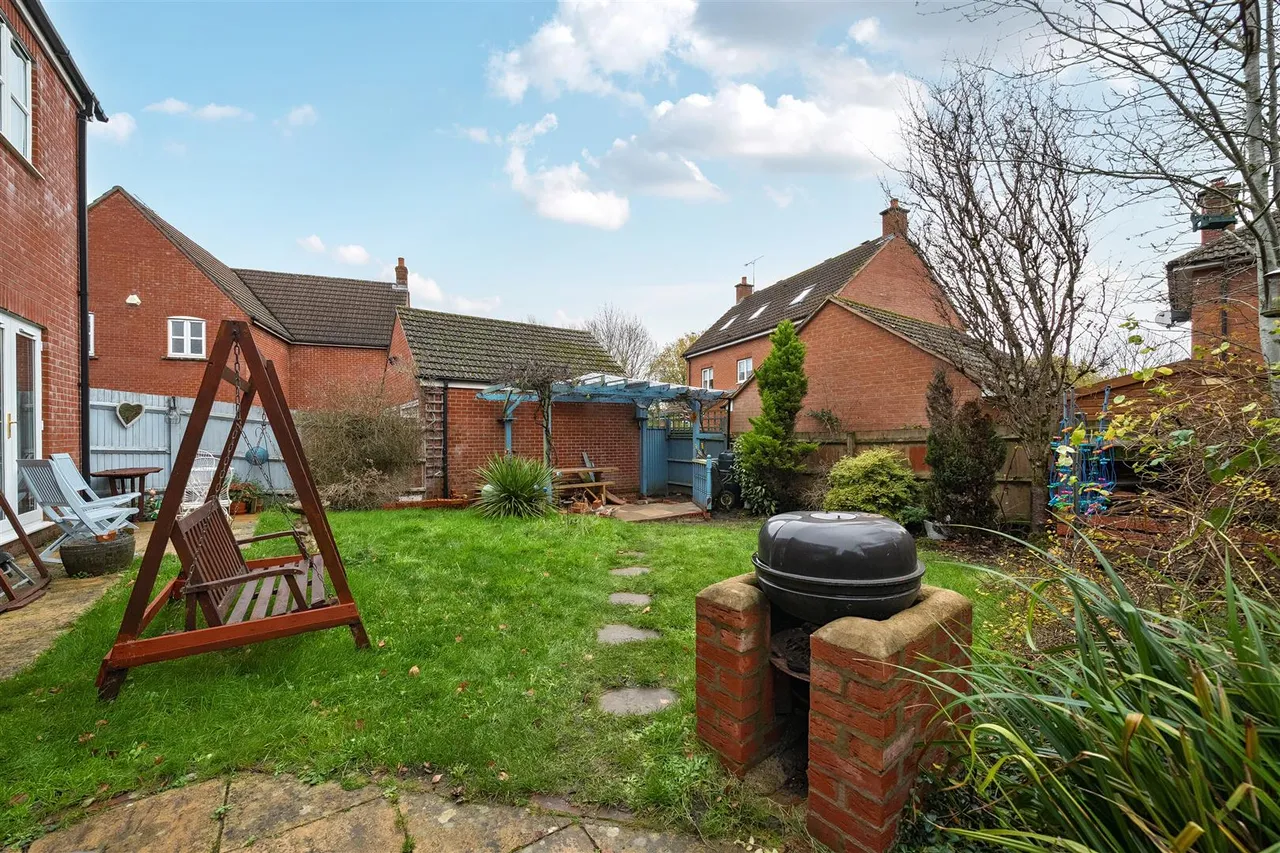 Teasel Close, Devizes, SN10, photo 17