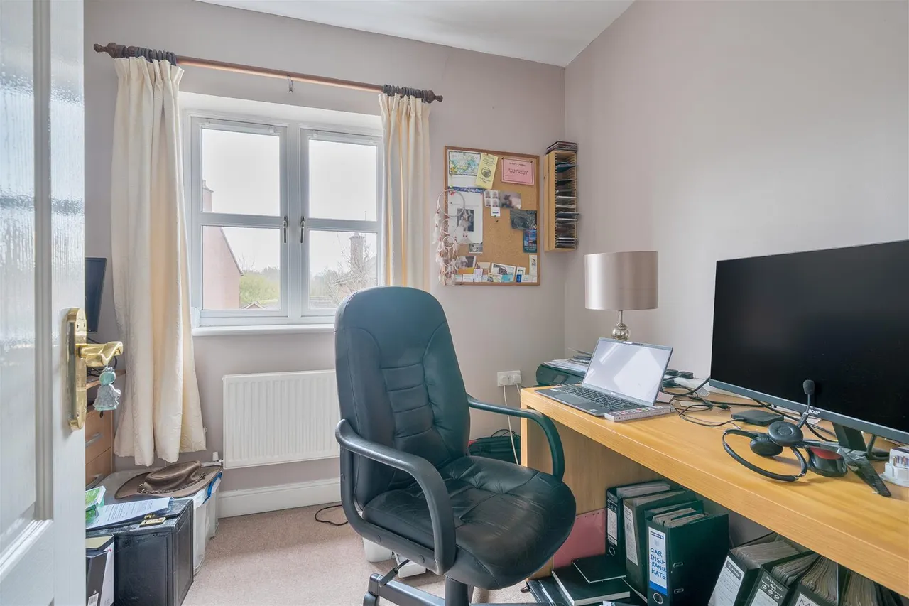Teasel Close, Devizes, SN10, photo 7
