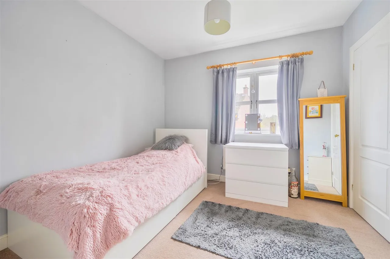 Teasel Close, Devizes, SN10, photo 8