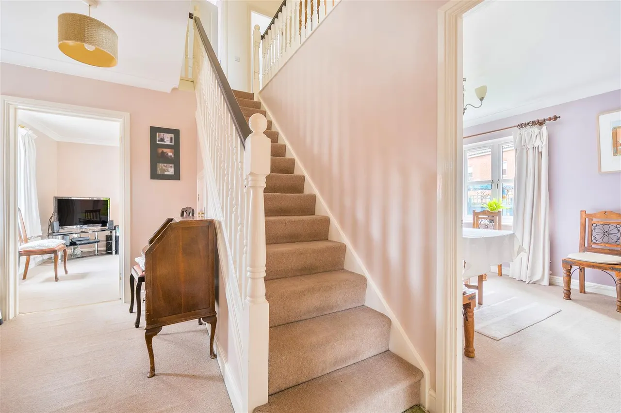 Teasel Close, Devizes, SN10, photo 13