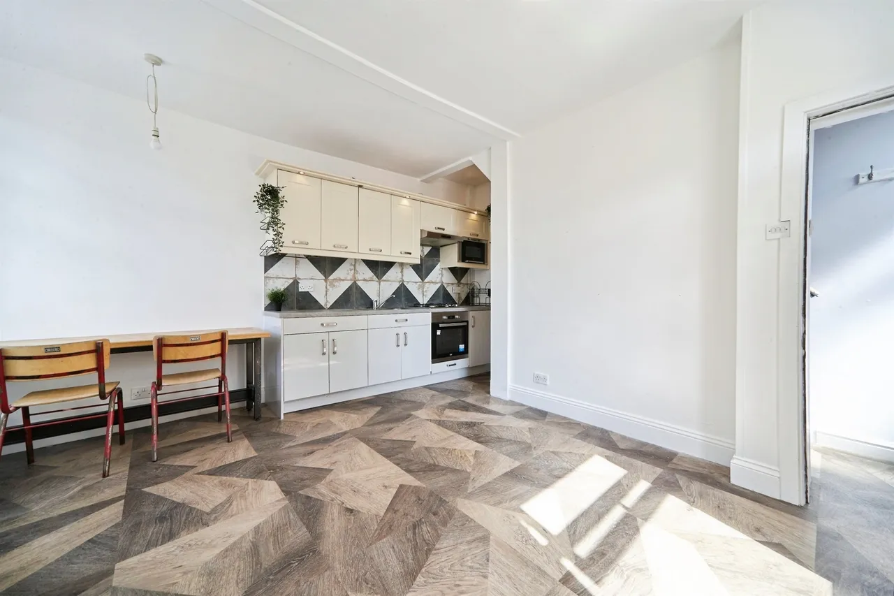 West Grove Street, Stanningley, LS28, photo 5