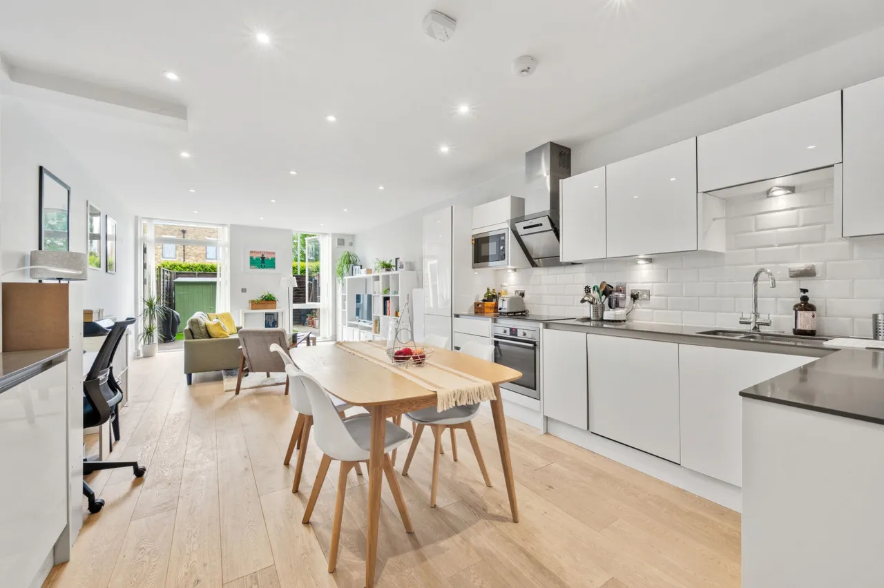 Bushey Road, Wimbledon Chase, SW20, photo 9
