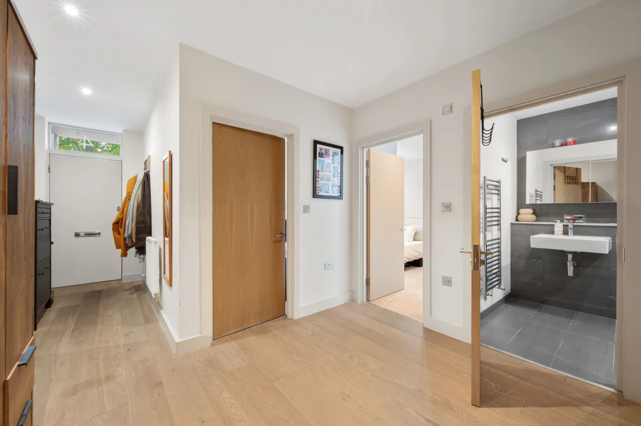 Bushey Road, Wimbledon Chase, SW20, photo 10
