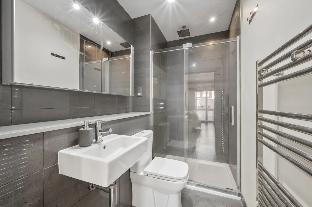 Bushey Road, Wimbledon Chase, SW20, photo 8