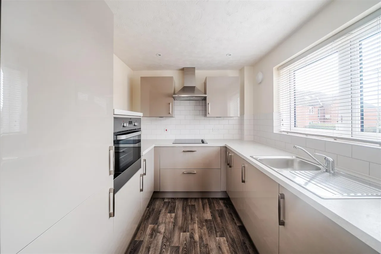 Botley Road, Park Gate, SO31, photo 4