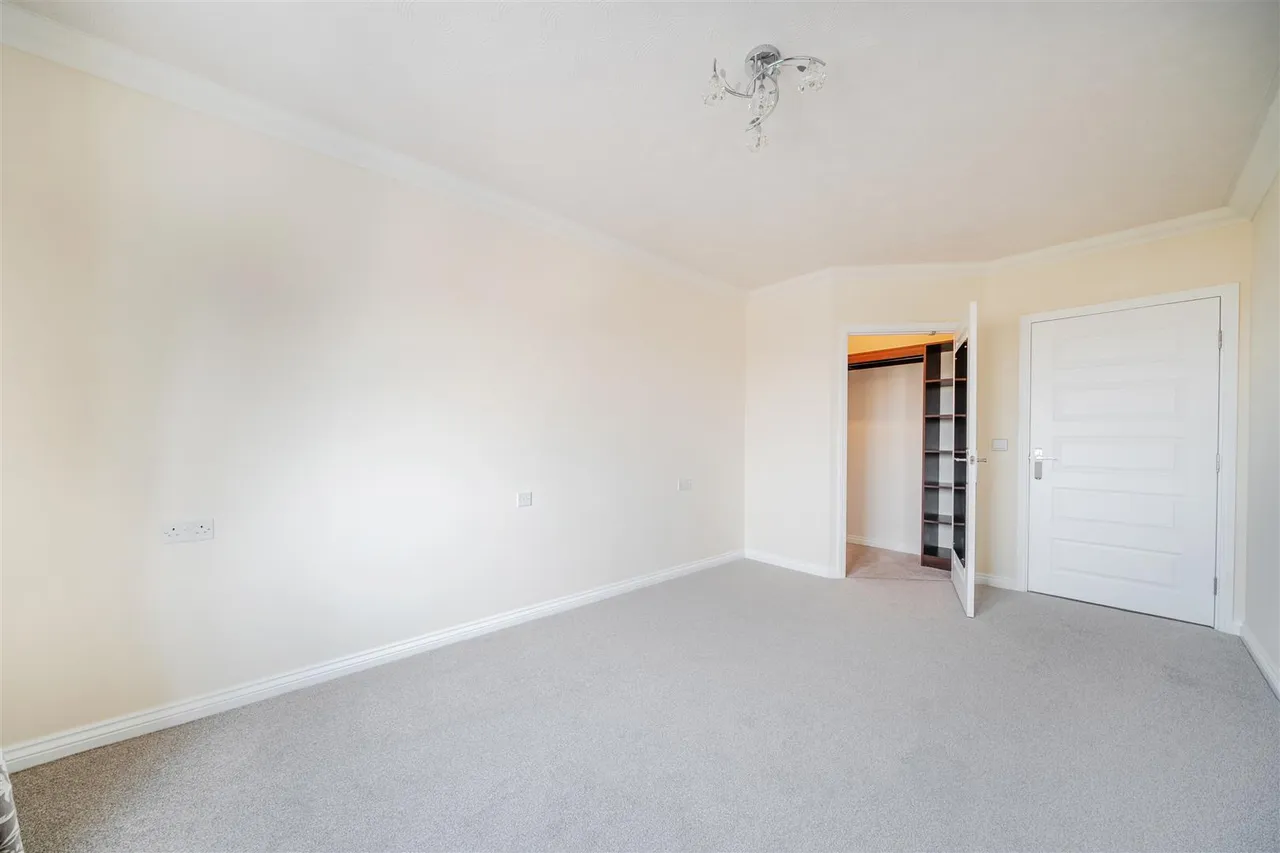 Botley Road, Park Gate, SO31, photo 8