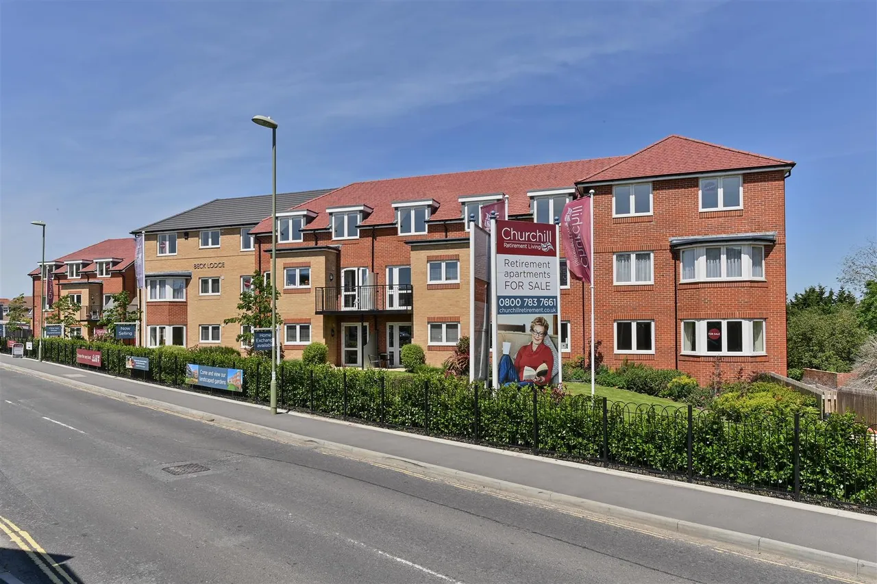 1 bed flat to rent, Botley Road, Park Gate, SO31
