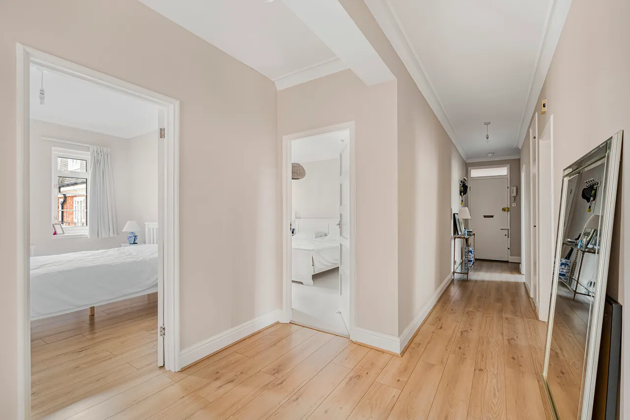 Sutton Court Road, London, W4, photo 19