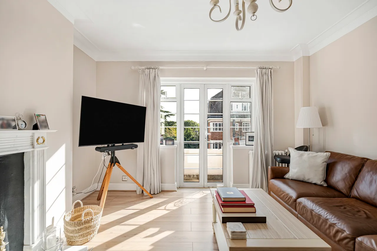 Sutton Court Road, London, W4, photo 8