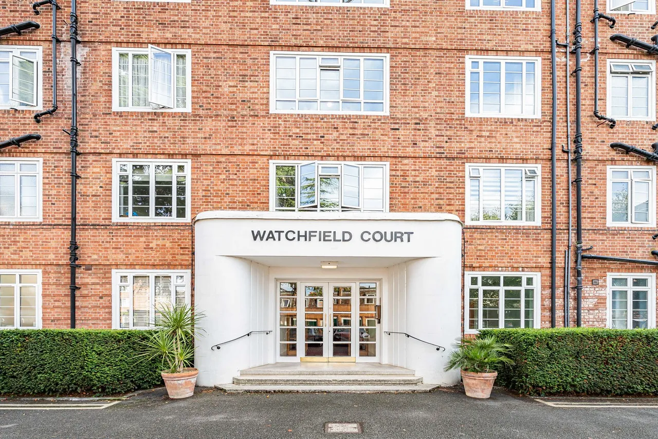 Sutton Court Road, London, W4, photo 23
