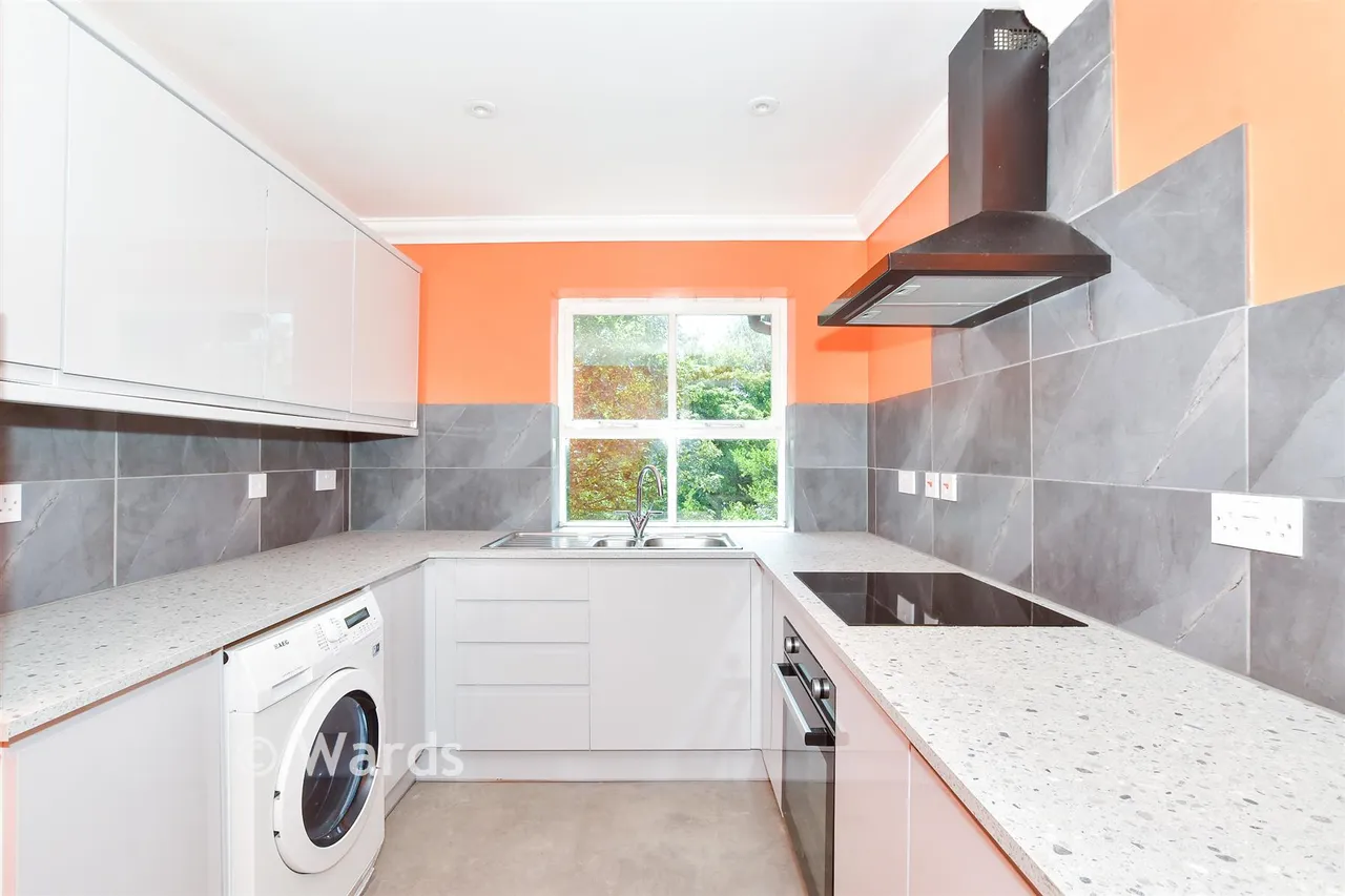 River Bank Close, Maidstone, ME15, photo 2