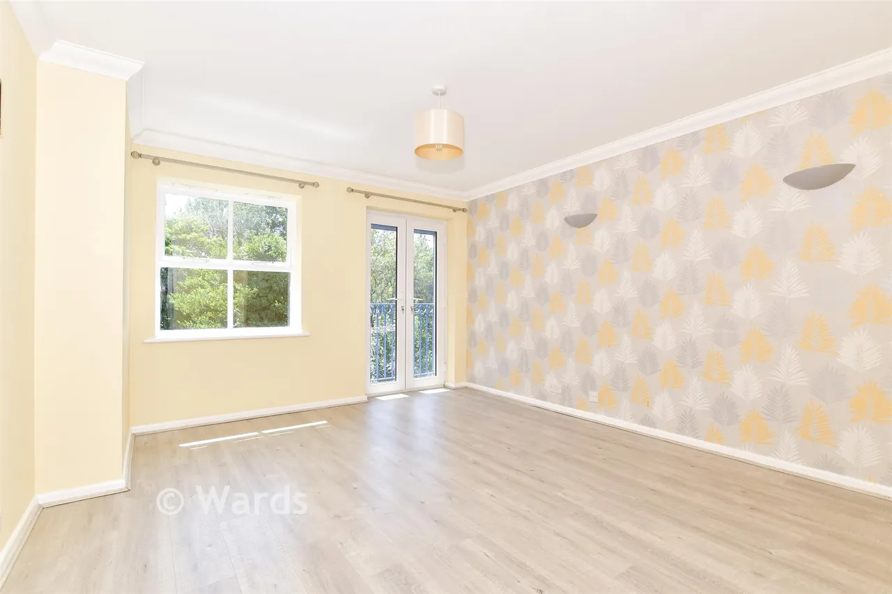 River Bank Close, Maidstone, ME15, photo 4