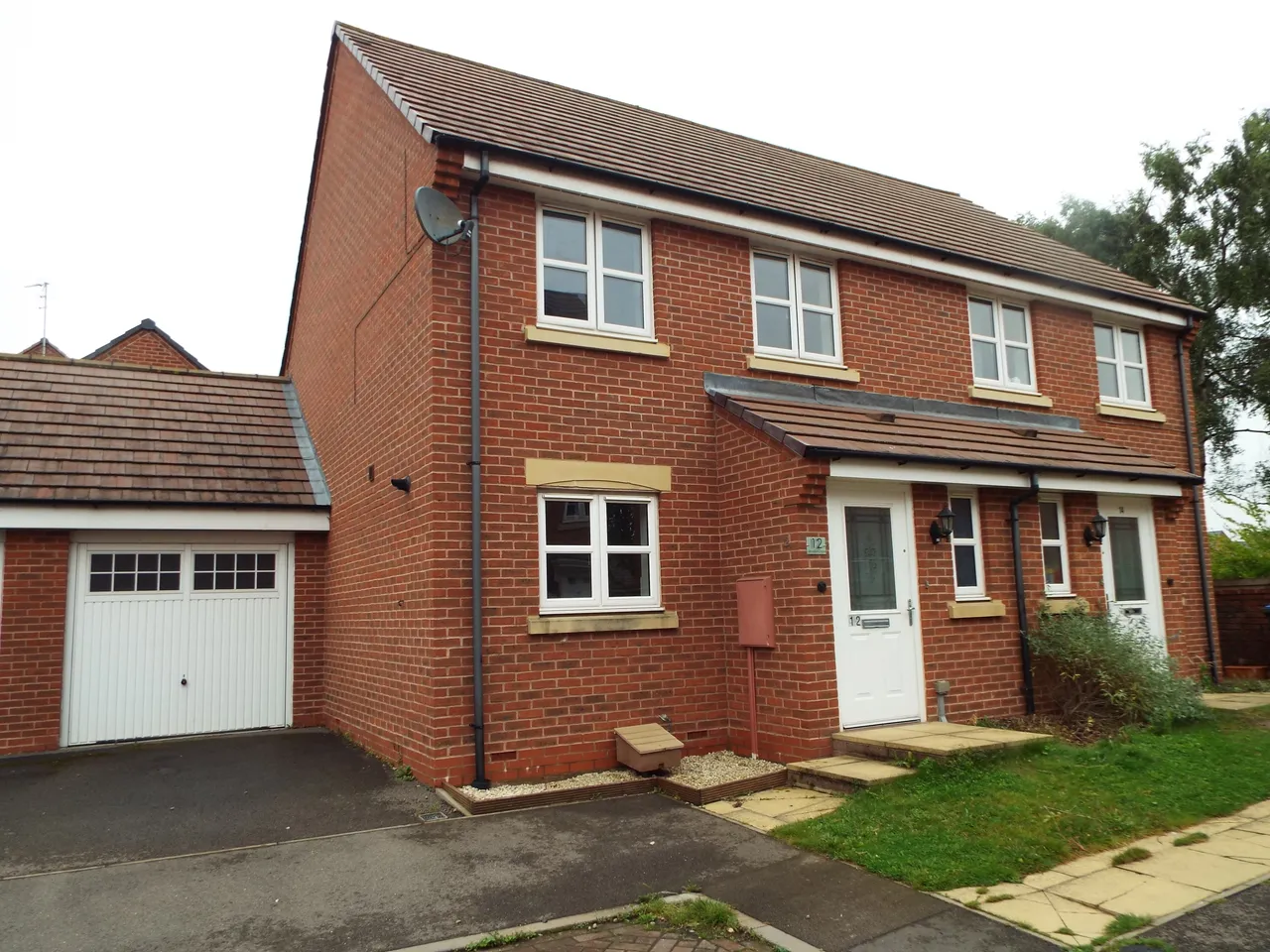 3 bed house to rent, Brodie Close, Rugby, CV21