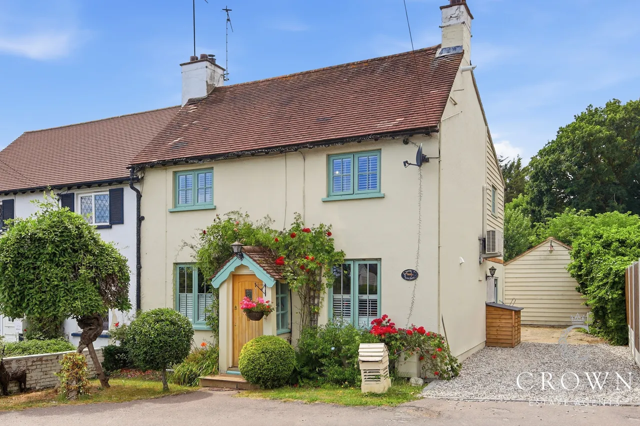 3 bed house for sale, Church Road, Ramsden Heath
